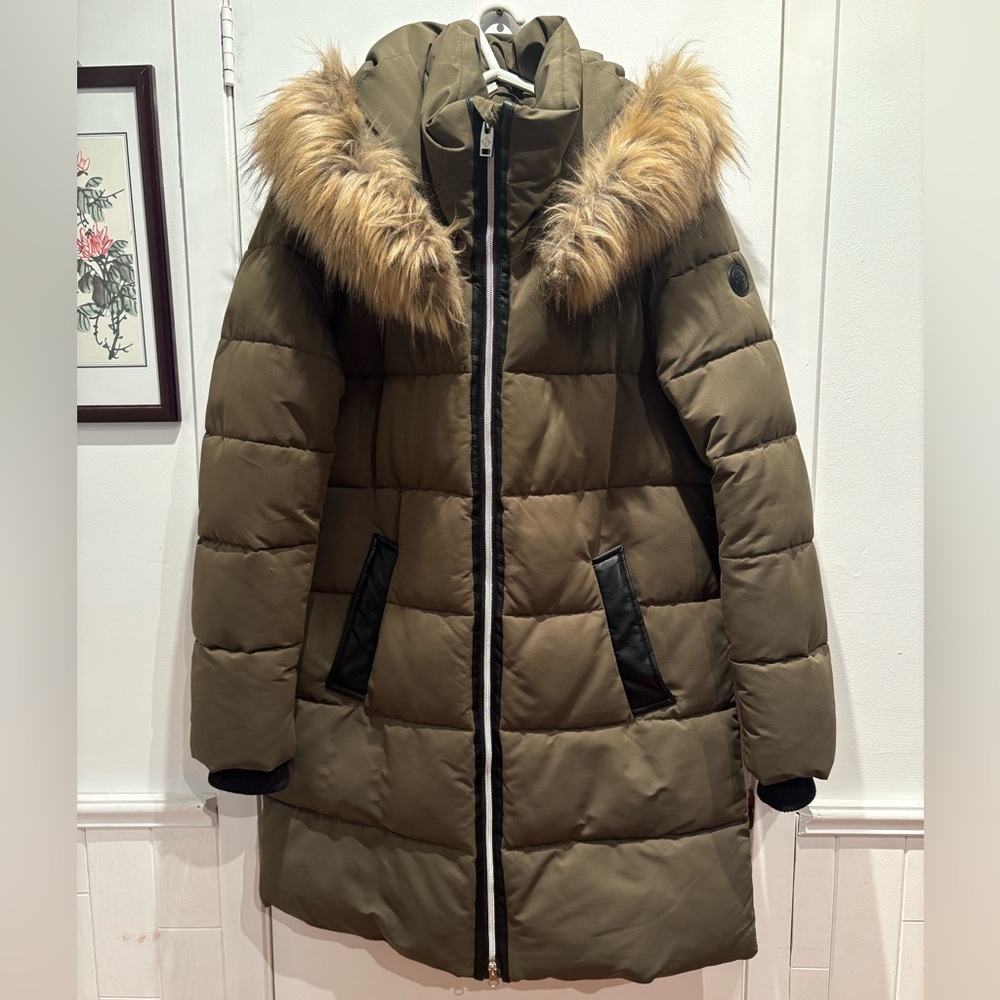 Point Zéro Khaki Puffer Jacket with Faux Fur Trim